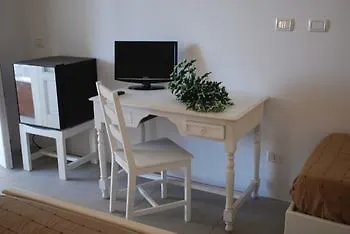 Salinarelais Rooms&Suite Malfa  Bed & Breakfast Malfa (Salina)