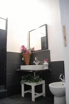 Salinarelais Rooms&Suite Malfa