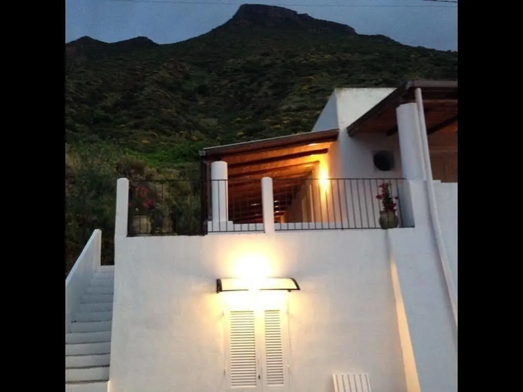 Bed & Breakfast Salinarelais Rooms&Suite Malfa