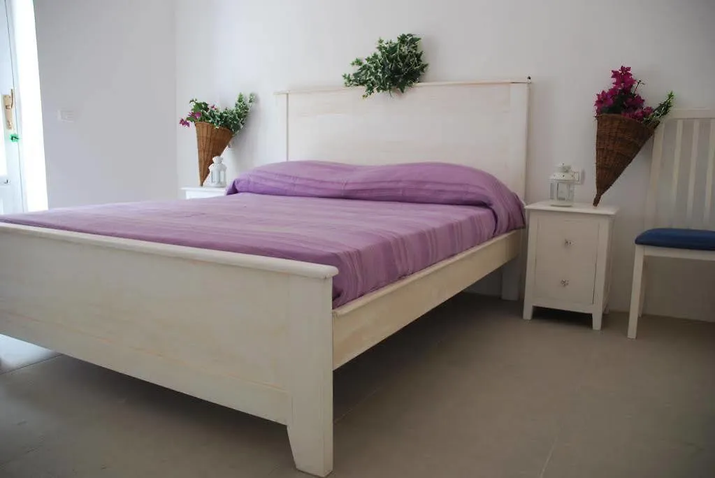 Salinarelais Rooms&Suite Malfa  Bed & Breakfast