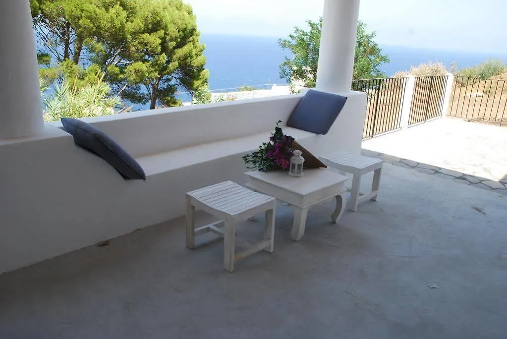 Salinarelais Rooms&Suite Malfa  Bed & Breakfast Malfa (Salina)