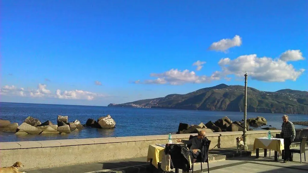 Salinarelais Rooms&Suite Malfa